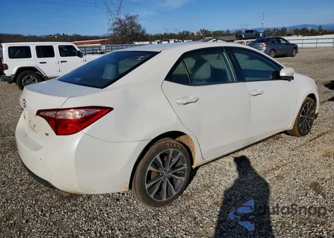 2017 Toyota Corolla L z USA, uszkodzony, nr VIN 5YFBURHE1HP696113